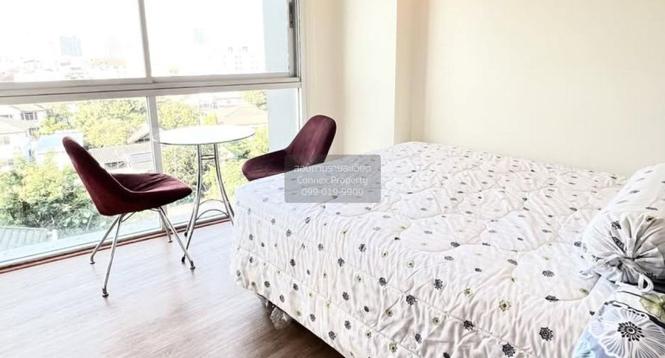 For rent 2 bedrooms condo in Din Daeng, Bangkok