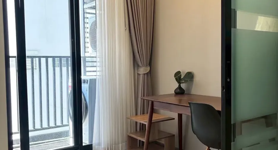 Condo en alquiler de 2 habitaciones en Huai Khwang, Bangkok