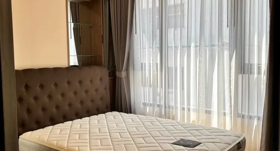 Condo en alquiler de 2 habitaciones en Huai Khwang, Bangkok