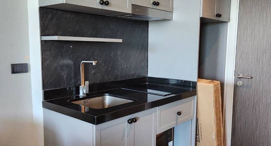 For sale studio condo in Si Racha, Chonburi