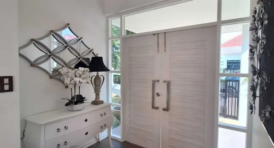 For rent 4 bedrooms villa in Hua Hin, Prachuap Khiri Khan