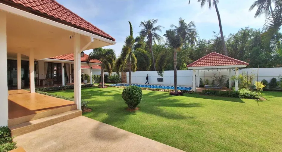 For rent 4 bedrooms villa in Hua Hin, Prachuap Khiri Khan