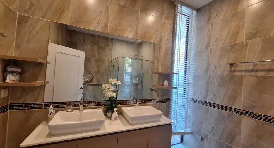 For rent 4 bedrooms villa in Hua Hin, Prachuap Khiri Khan