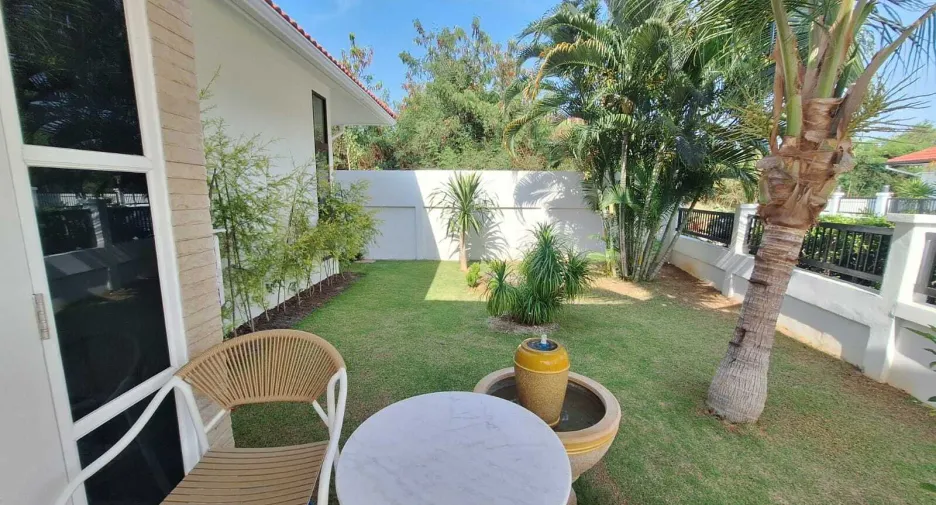 For rent 4 bedrooms villa in Hua Hin, Prachuap Khiri Khan