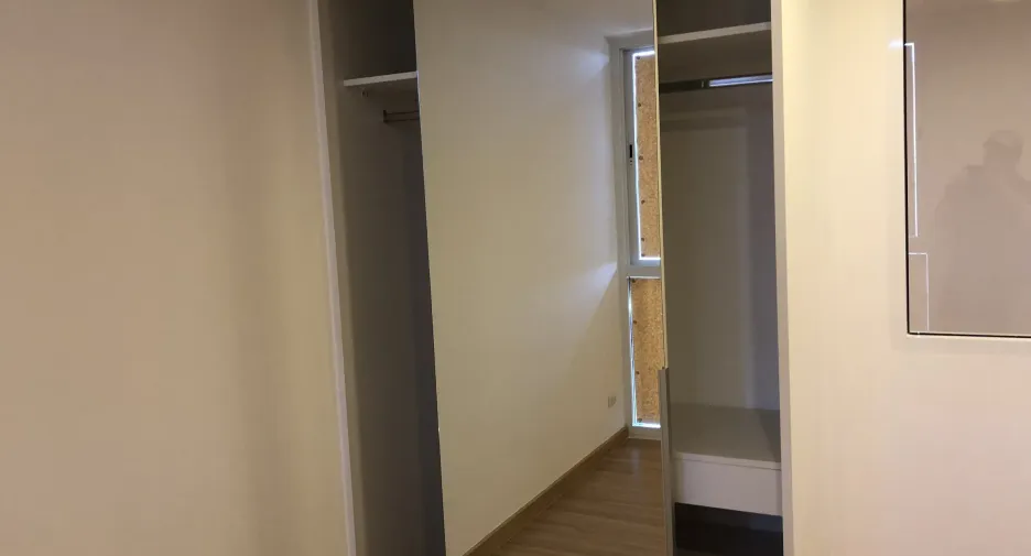 For sale 1 bed condo in Bang Phlat, Bangkok