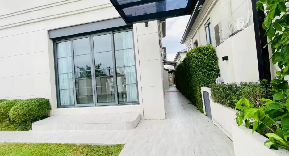 À vendre et à louer 4 chambres villa à Bang Lamung, Chonburi