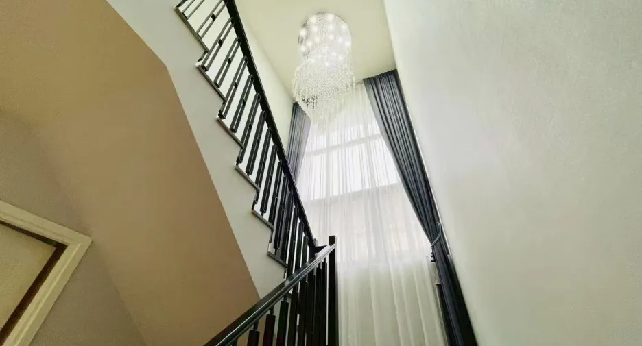 À vendre et à louer 4 chambres villa à Bang Lamung, Chonburi