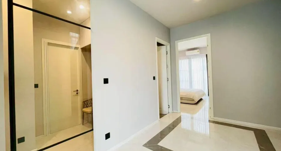 À vendre et à louer 4 chambres villa à Bang Lamung, Chonburi
