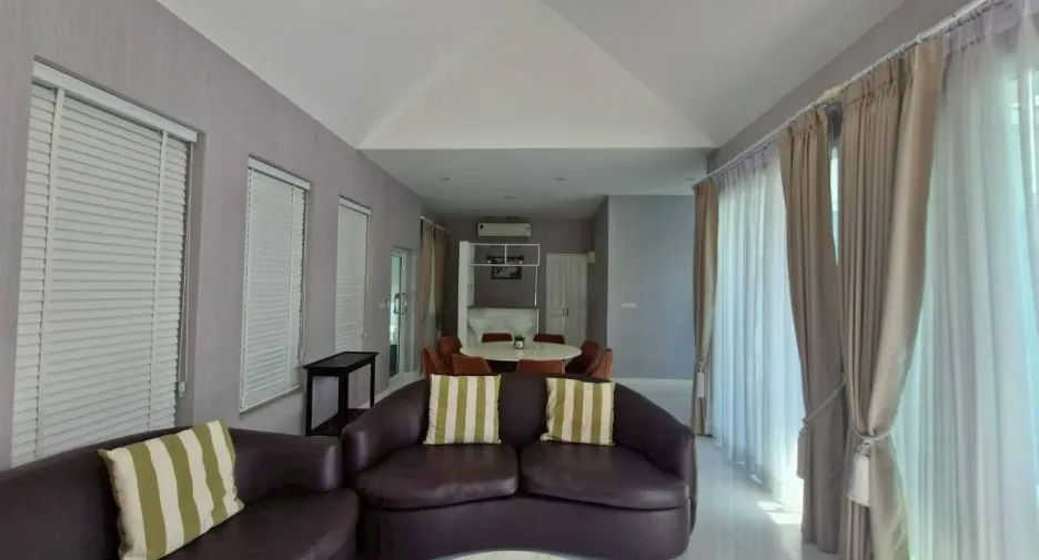 For rent 4 bedrooms villa in Hua Hin, Prachuap Khiri Khan