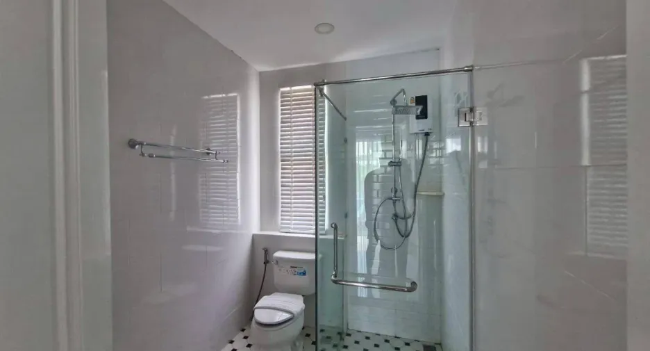 For rent 4 bedrooms villa in Hua Hin, Prachuap Khiri Khan