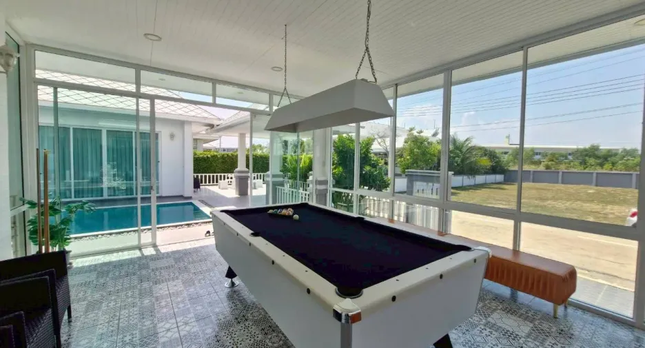 For rent 4 bedrooms villa in Hua Hin, Prachuap Khiri Khan