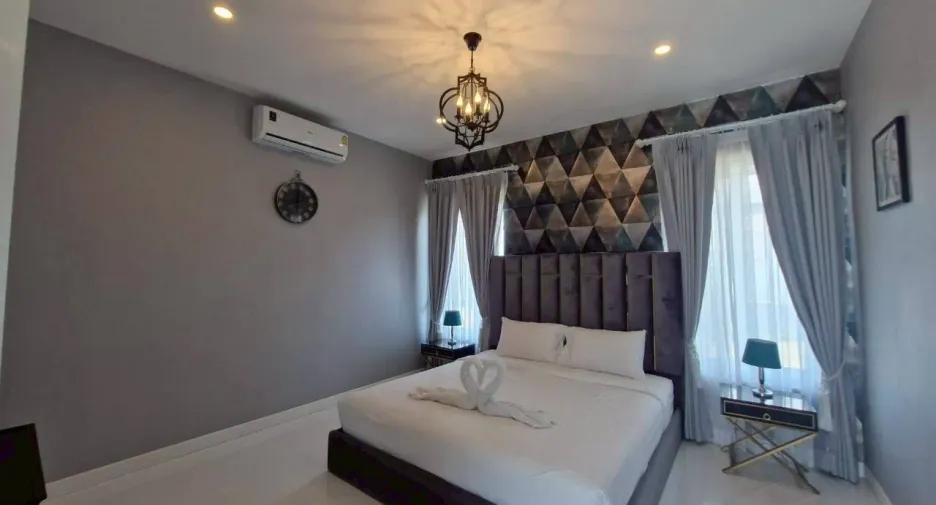 For rent 4 bedrooms villa in Hua Hin, Prachuap Khiri Khan