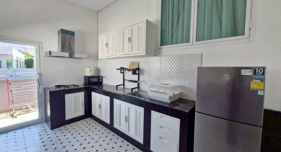 For rent 4 bedrooms villa in Hua Hin, Prachuap Khiri Khan
