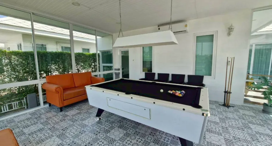 For rent 4 bedrooms villa in Hua Hin, Prachuap Khiri Khan