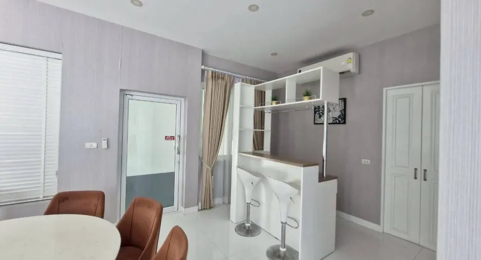 For rent 4 bedrooms villa in Hua Hin, Prachuap Khiri Khan