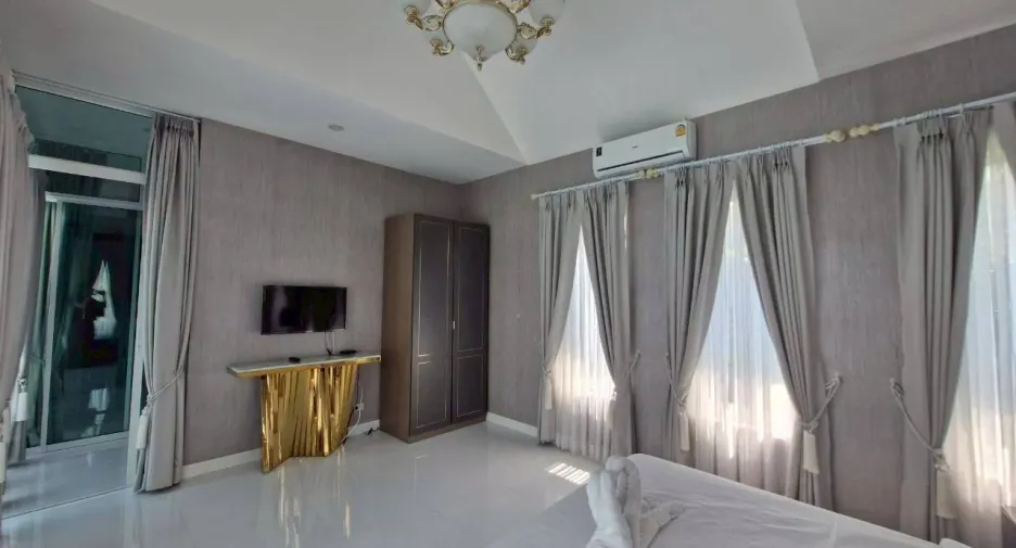 For rent 4 bedrooms villa in Hua Hin, Prachuap Khiri Khan