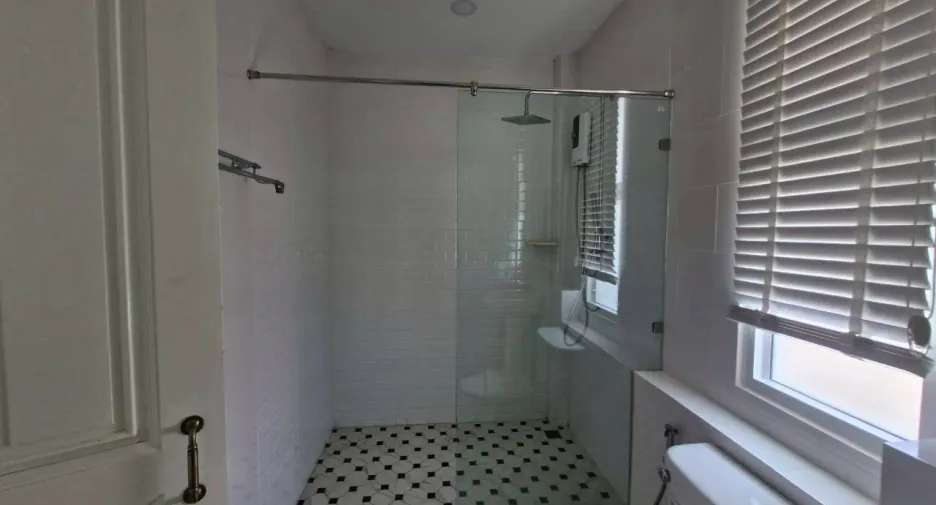 For rent 4 bedrooms villa in Hua Hin, Prachuap Khiri Khan