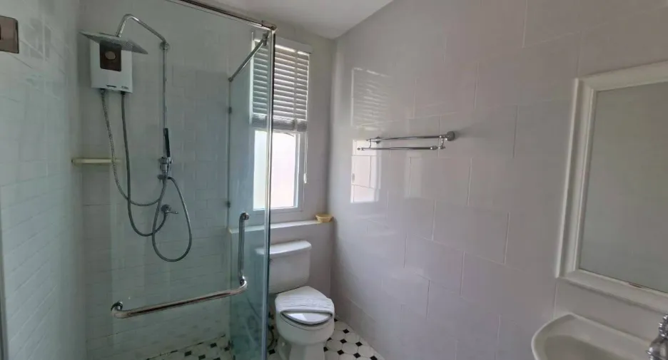 For rent 4 bedrooms villa in Hua Hin, Prachuap Khiri Khan