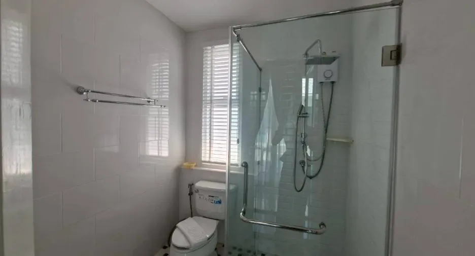 For rent 4 bedrooms villa in Hua Hin, Prachuap Khiri Khan