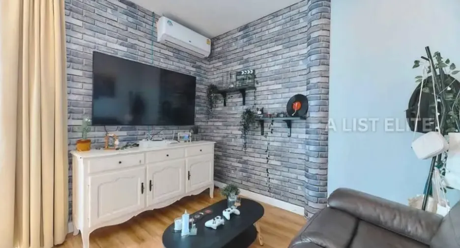 Haus zur Miete mit 5 Zimmer in Bang Lamung, Chonburi