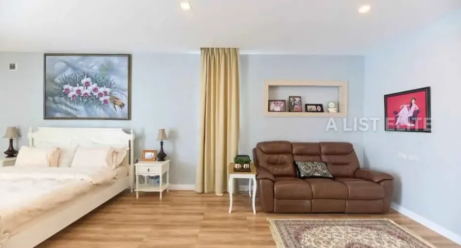 Haus zur Miete mit 5 Zimmer in Bang Lamung, Chonburi