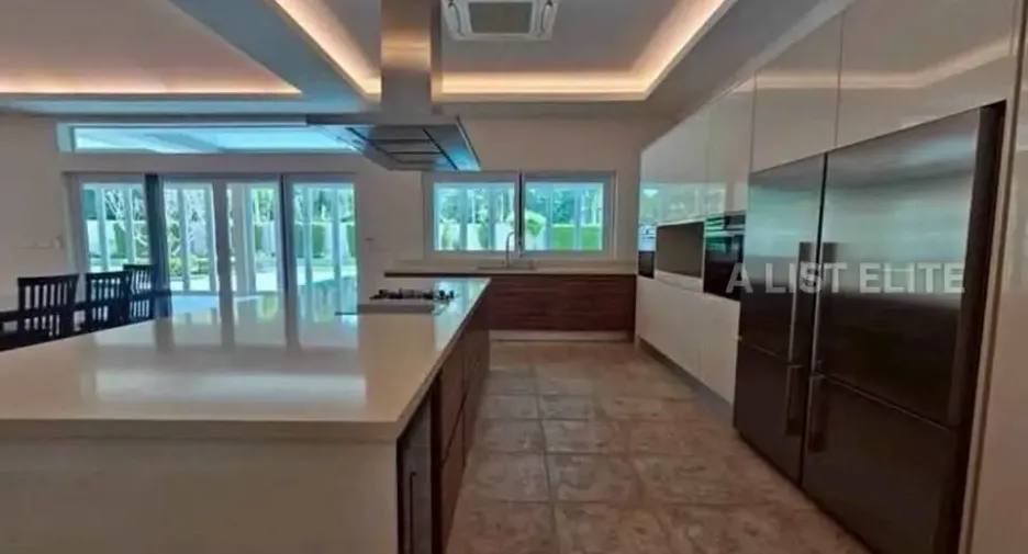 Haus zur Miete mit 5 Zimmer in Bang Lamung, Chonburi