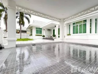 Haus zur Miete mit 3 Zimmer in Bang Lamung, Chonburi