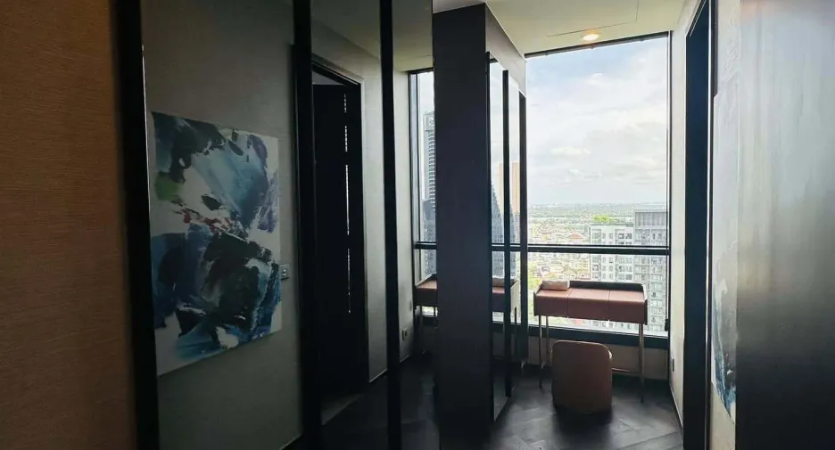 For rent 2 bedrooms condo in Khlong Toei, Bangkok