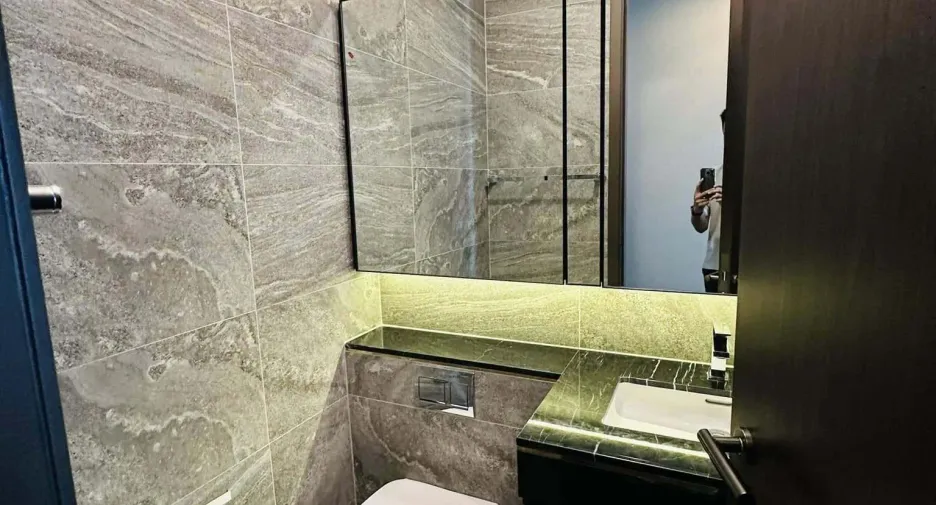 For rent 2 bedrooms condo in Khlong Toei, Bangkok