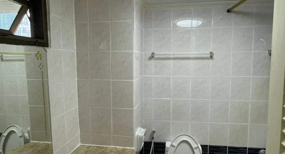 For rent 3 bedrooms condo in Watthana, Bangkok