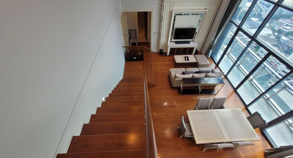 For sale 3 bedrooms condo in Khlong Toei, Bangkok