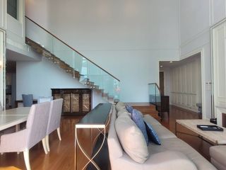 For sale 3 ベッドルーム condo in Khlong Toei, Bangkok