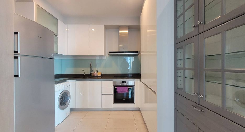 For sale 3 bedrooms condo in Khlong Toei, Bangkok