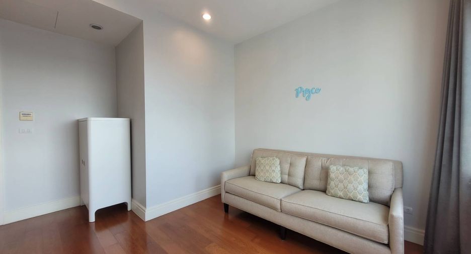 For sale 3 bedrooms condo in Khlong Toei, Bangkok