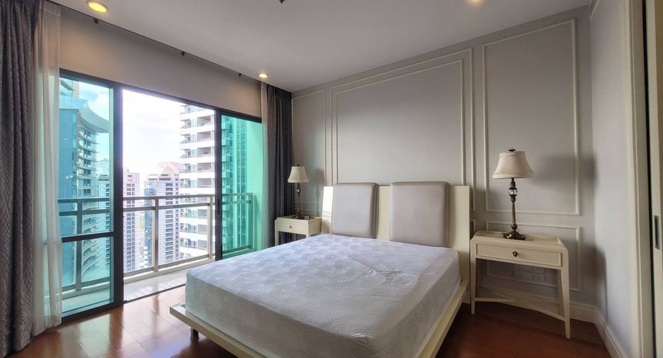 For sale 3 bedrooms condo in Khlong Toei, Bangkok