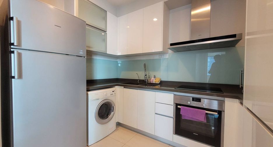 For sale 3 bedrooms condo in Khlong Toei, Bangkok