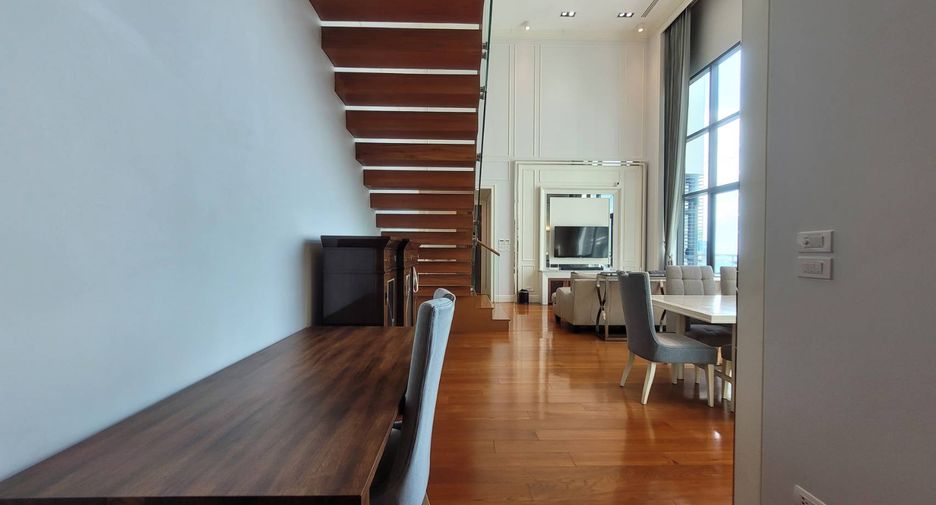 For sale 3 bedrooms condo in Khlong Toei, Bangkok