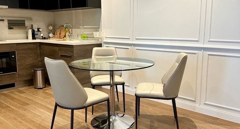For rent 2 bedrooms condo in Pathum Wan, Bangkok
