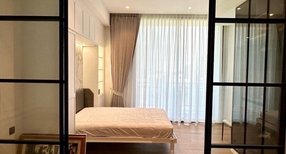 For rent 2 bedrooms condo in Pathum Wan, Bangkok
