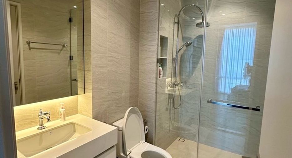For rent 2 bedrooms condo in Pathum Wan, Bangkok