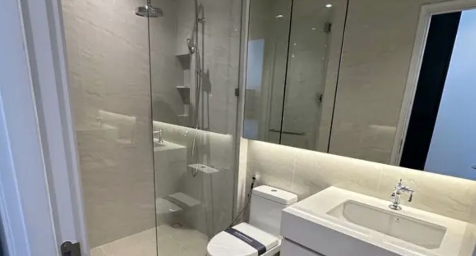 For rent 2 bedrooms condo in Pathum Wan, Bangkok