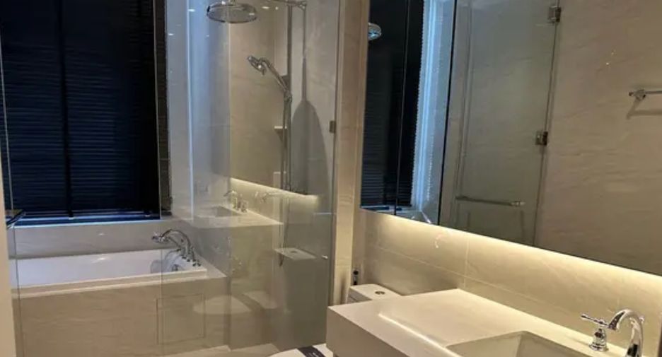 For rent 2 bedrooms condo in Pathum Wan, Bangkok