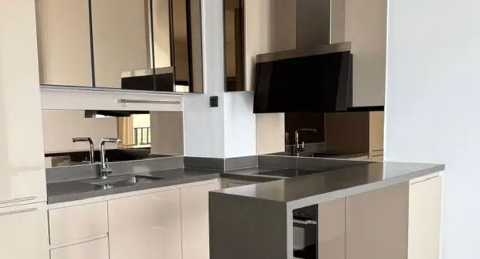 For rent 2 bedrooms condo in Watthana, Bangkok