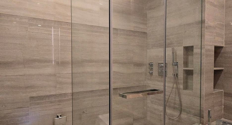 Condo en alquiler de 2 habitaciones en Khlong Toei, Bangkok