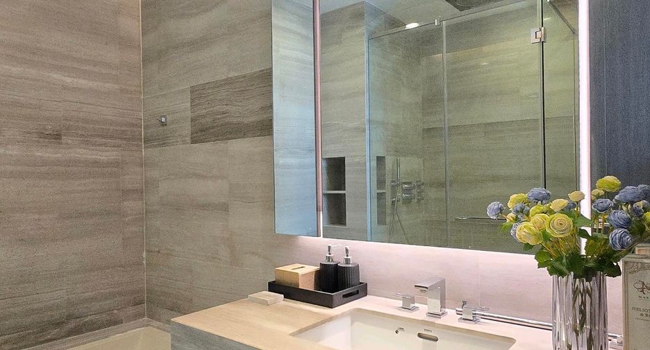 Condo en alquiler de 2 habitaciones en Khlong Toei, Bangkok