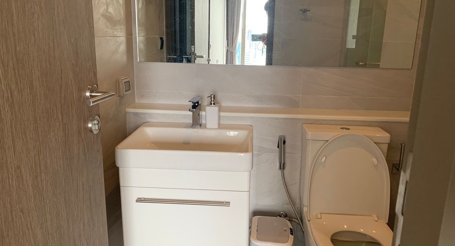 For rent and for sale 1 bed condo in Watthana, Bangkok