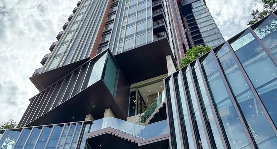 For rent and for sale 1 bed condo in Watthana, Bangkok