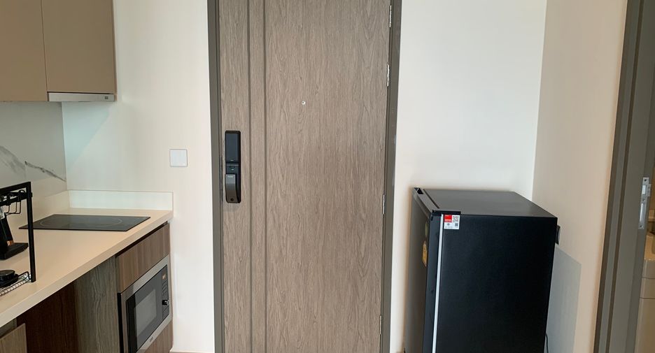 For rent and for sale 1 bed condo in Watthana, Bangkok