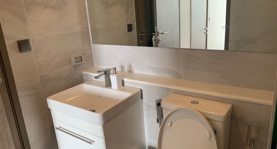 For rent and for sale 1 bed condo in Watthana, Bangkok