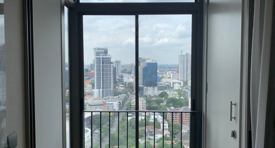 For rent and for sale 1 bed condo in Watthana, Bangkok